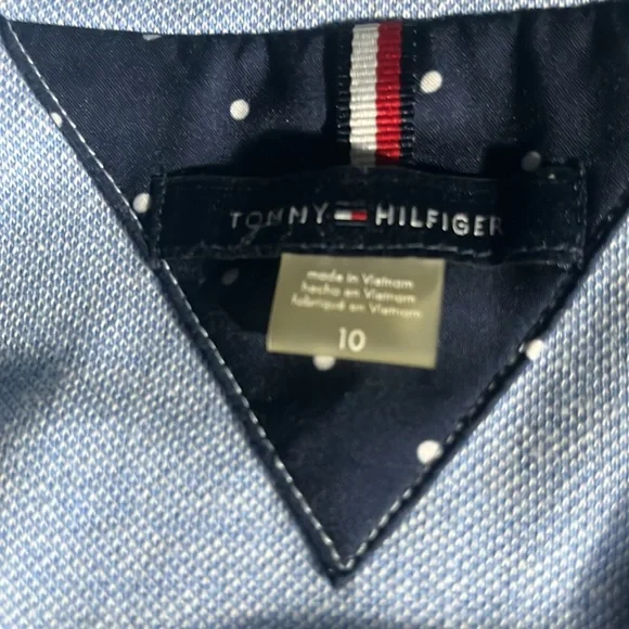 Women’s lined Tommy Hilfiger button in front blazer with pocket fronts. - Picture 10 of 10